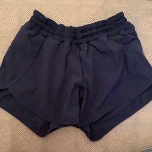 LULULEMON SHORTS (Tracker shorts size 4 and 4”)